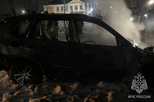 В Новом Леушине сгорел автомобиль BMW